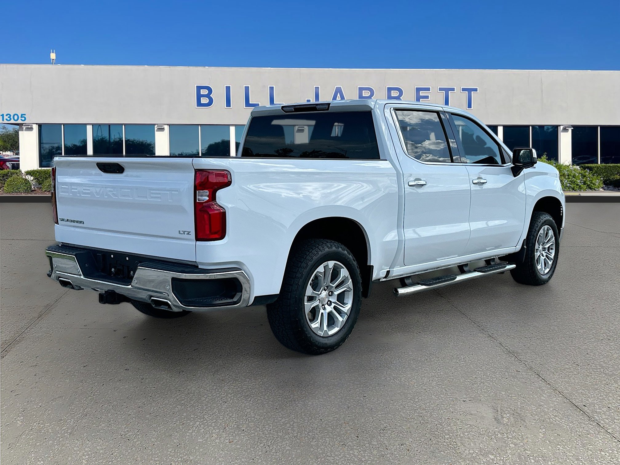 Used 2025 Chevrolet Silverado 1500 LTZ image 7