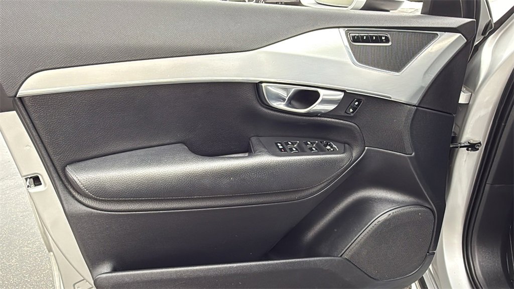 Used 2018 Volvo XC90 T5 Momentum w/ Convenience Package image 13