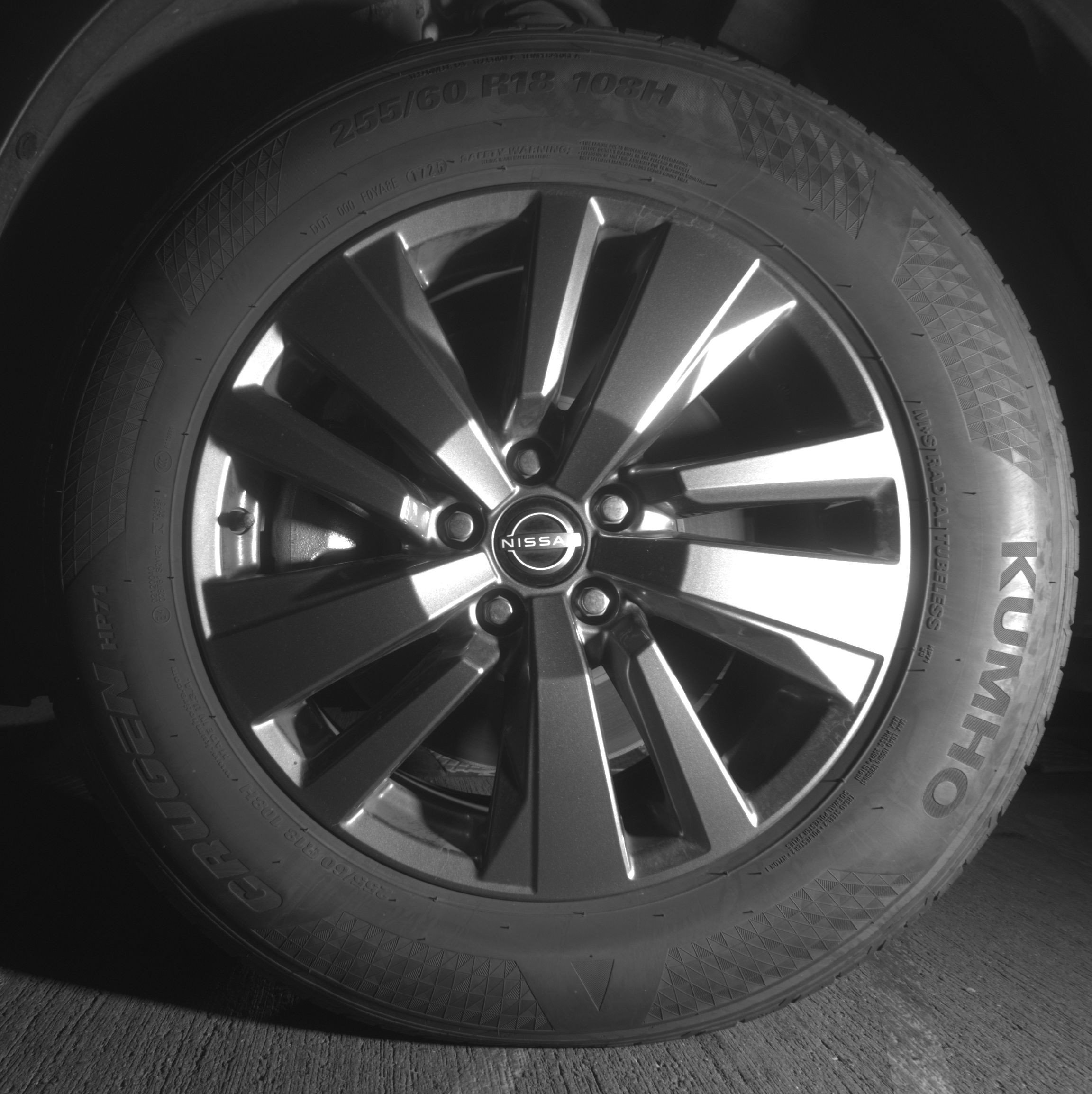 Used 2025 Nissan Pathfinder SV image 12