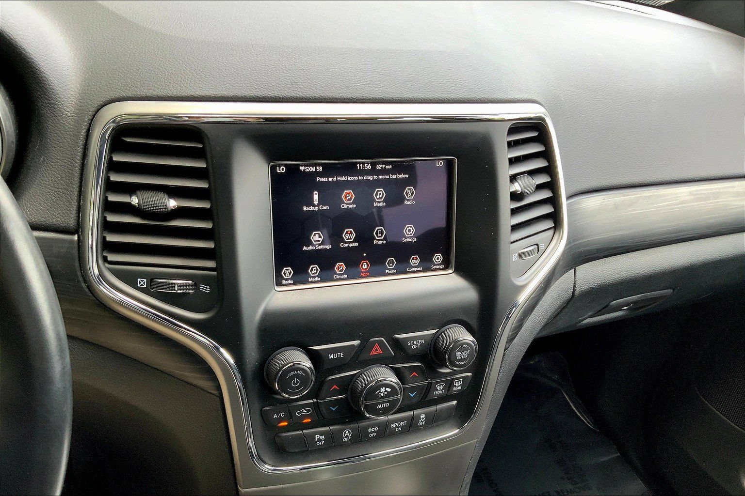 Used 2020 Jeep Grand Cherokee Laredo AWD/4WD image 5