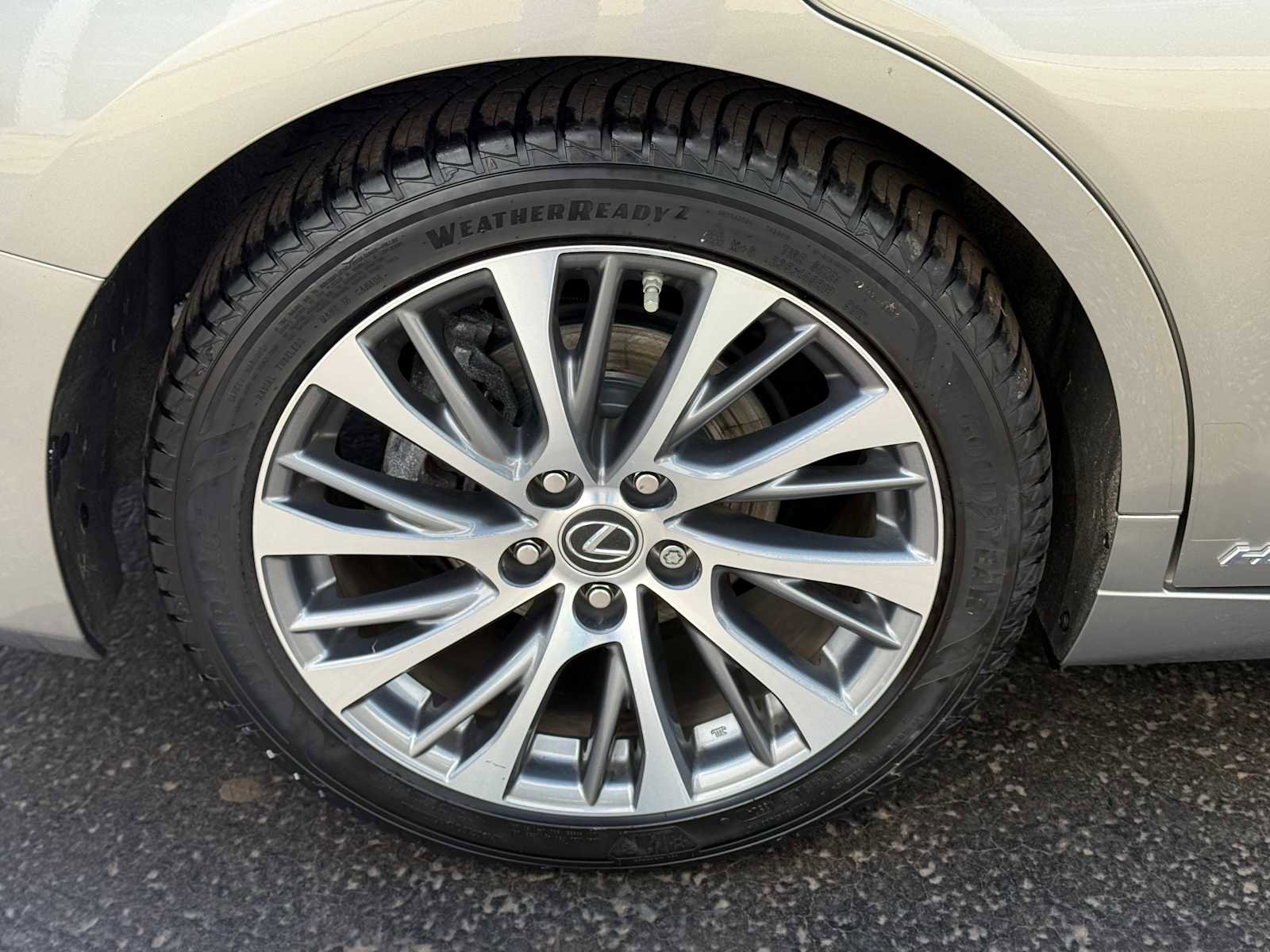 Used 2020 Lexus ES 300h w/ Premium Package FWD image 8