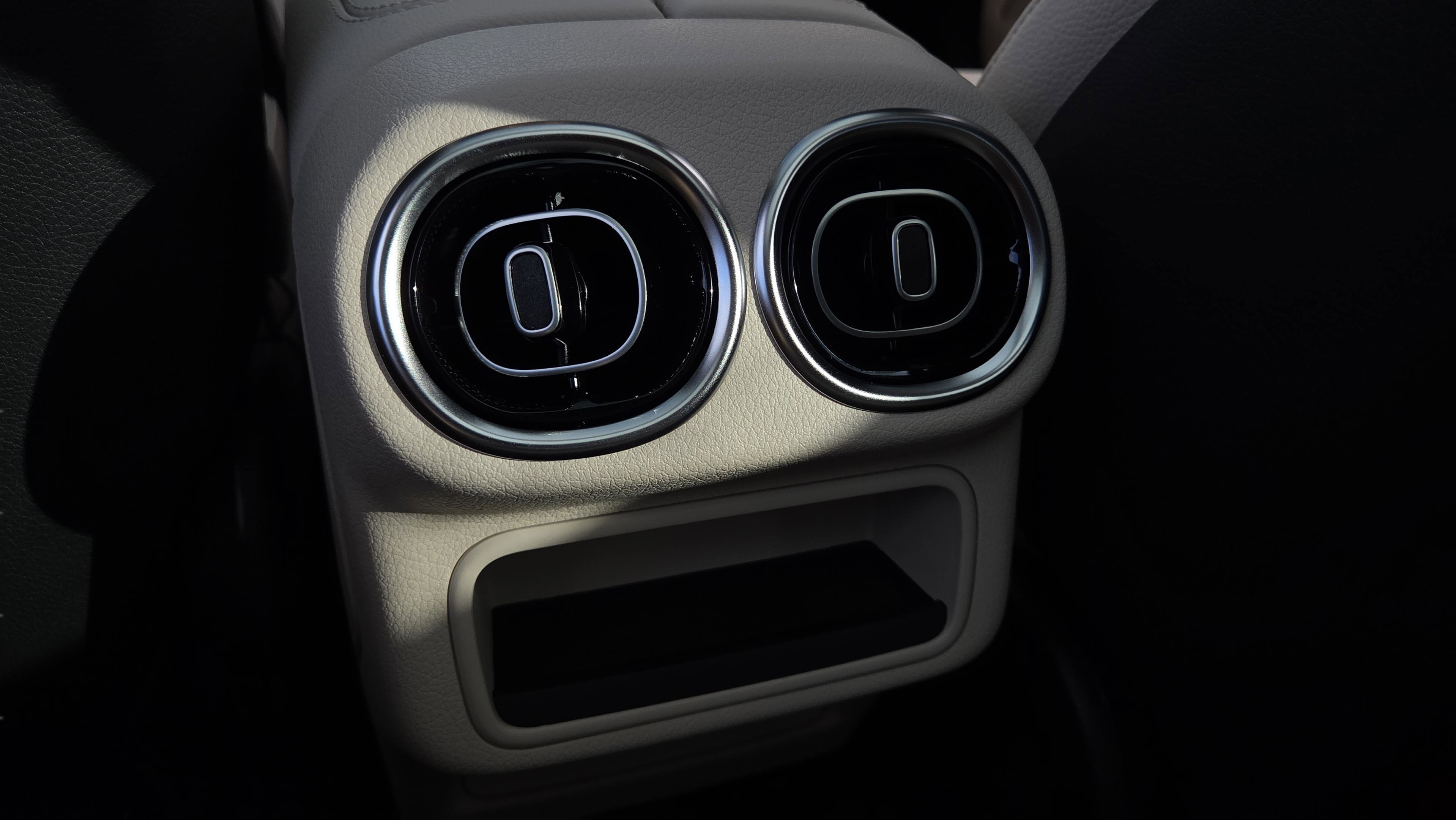 New 2026 Mercedes-Benz GLC 300 image 37