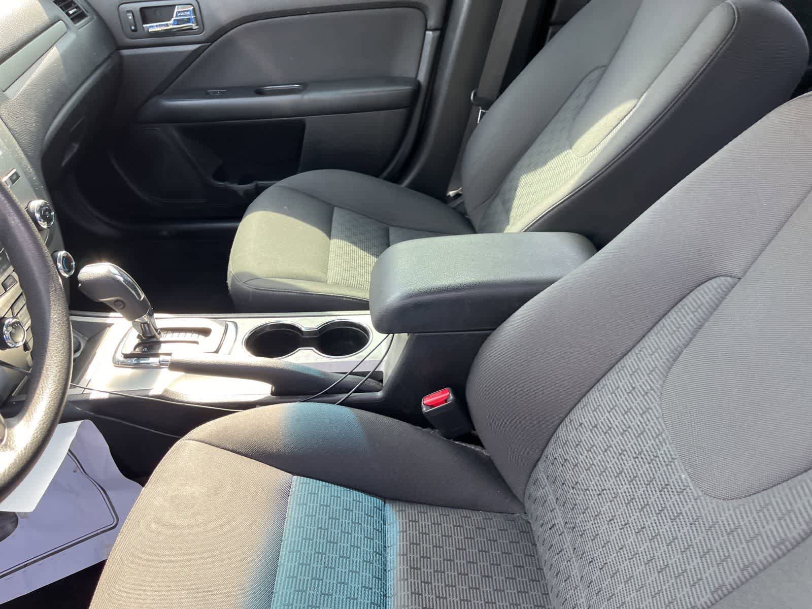 Used 2010 Ford Fusion SE image 24