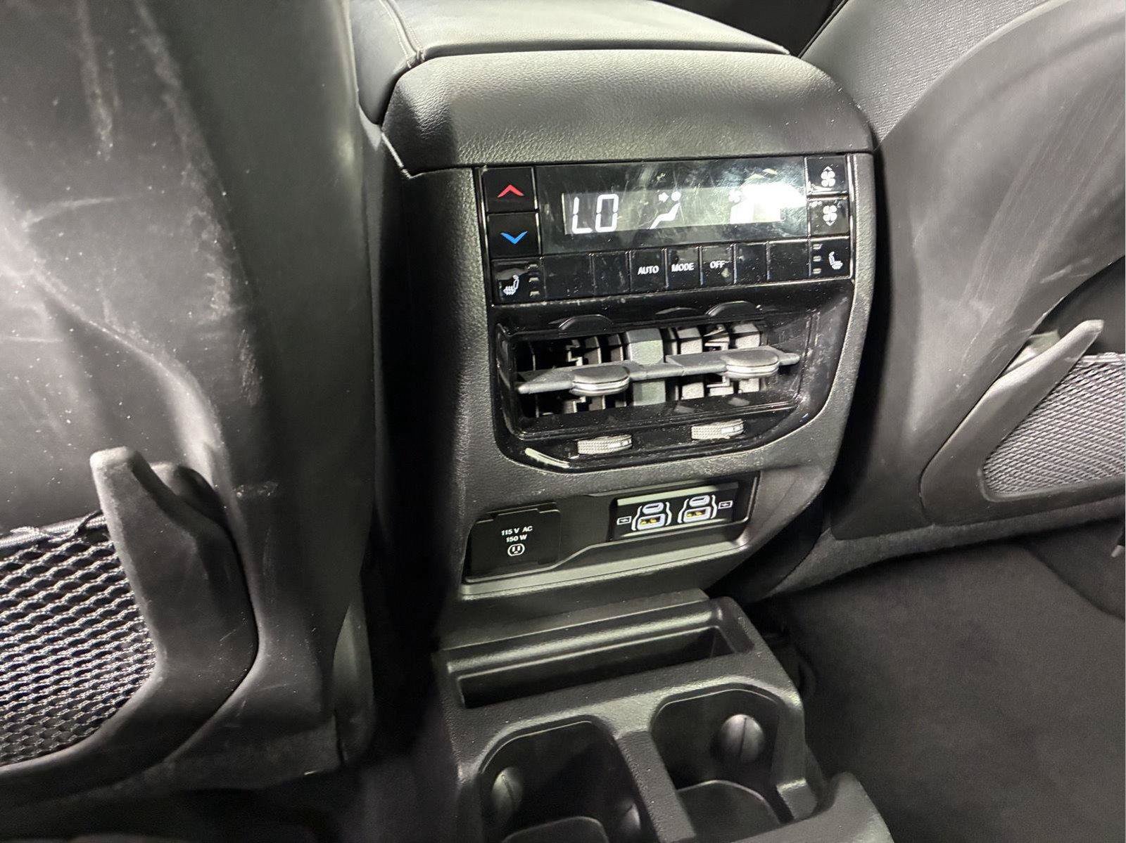 Used 2023 Jeep Grand Cherokee L Limited w/ Luxury Tech Group II AWD/4WD image 20
