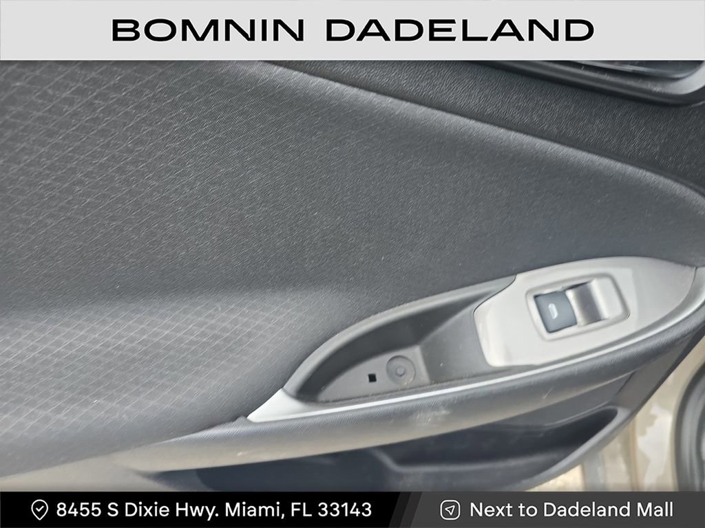 Used 2022 Chevrolet Malibu LS image 11