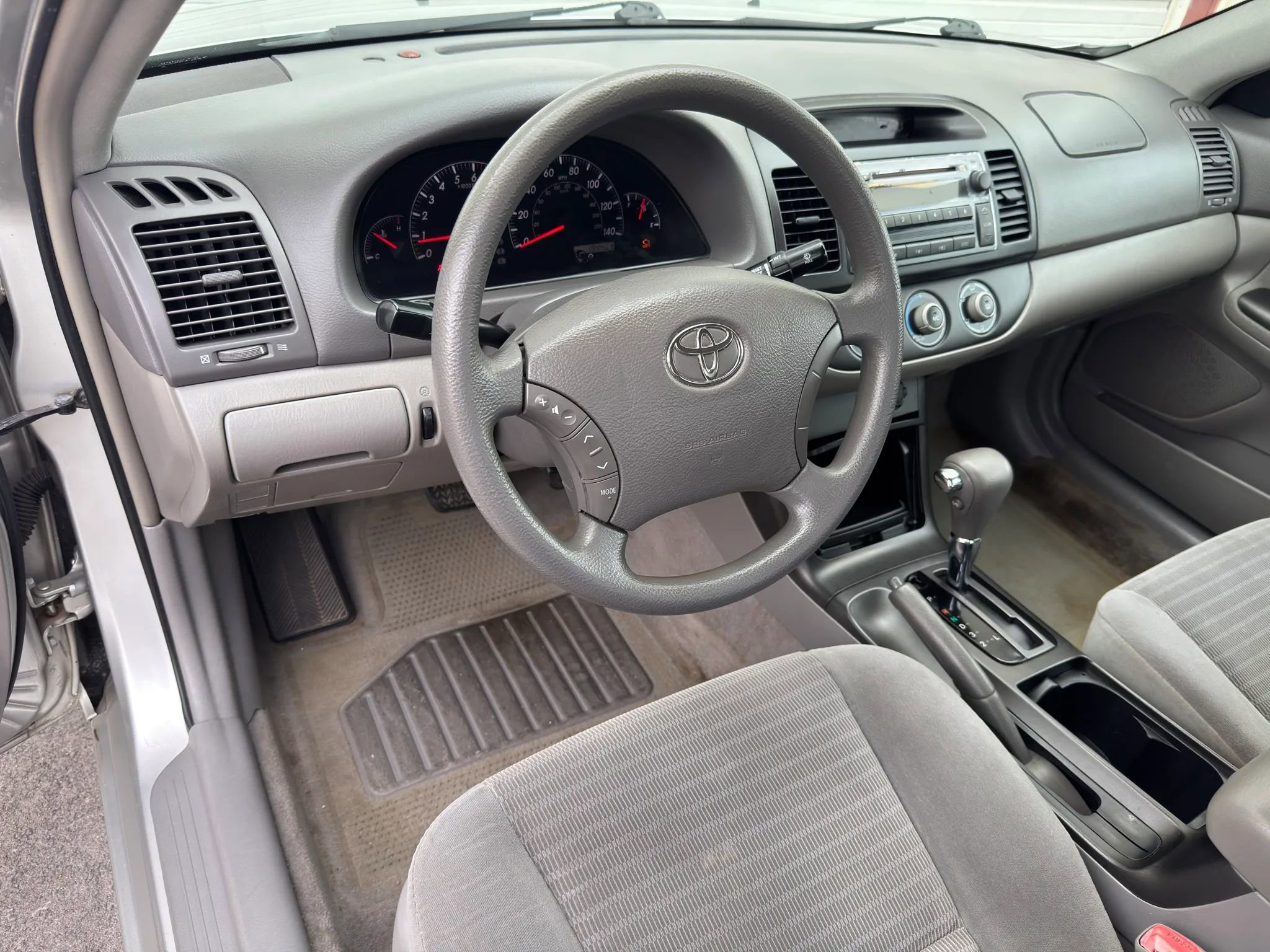 Used 2006 Toyota Camry LE FWD image 3