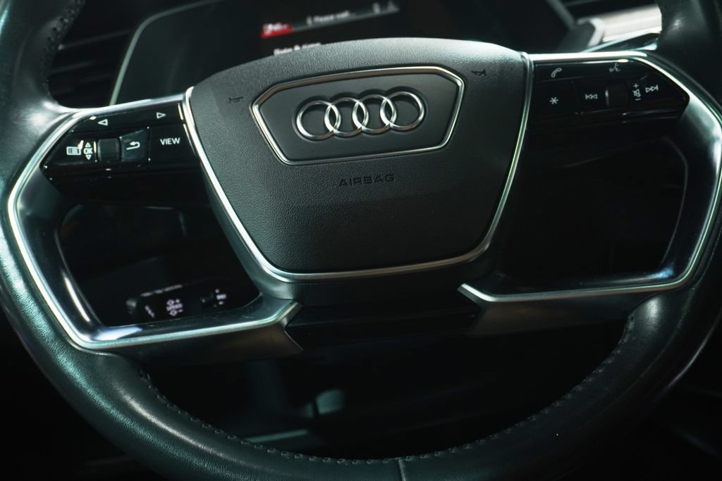 Used 2019 Audi e-tron Prestige w/ Prestige Package AWD/4WD image 19