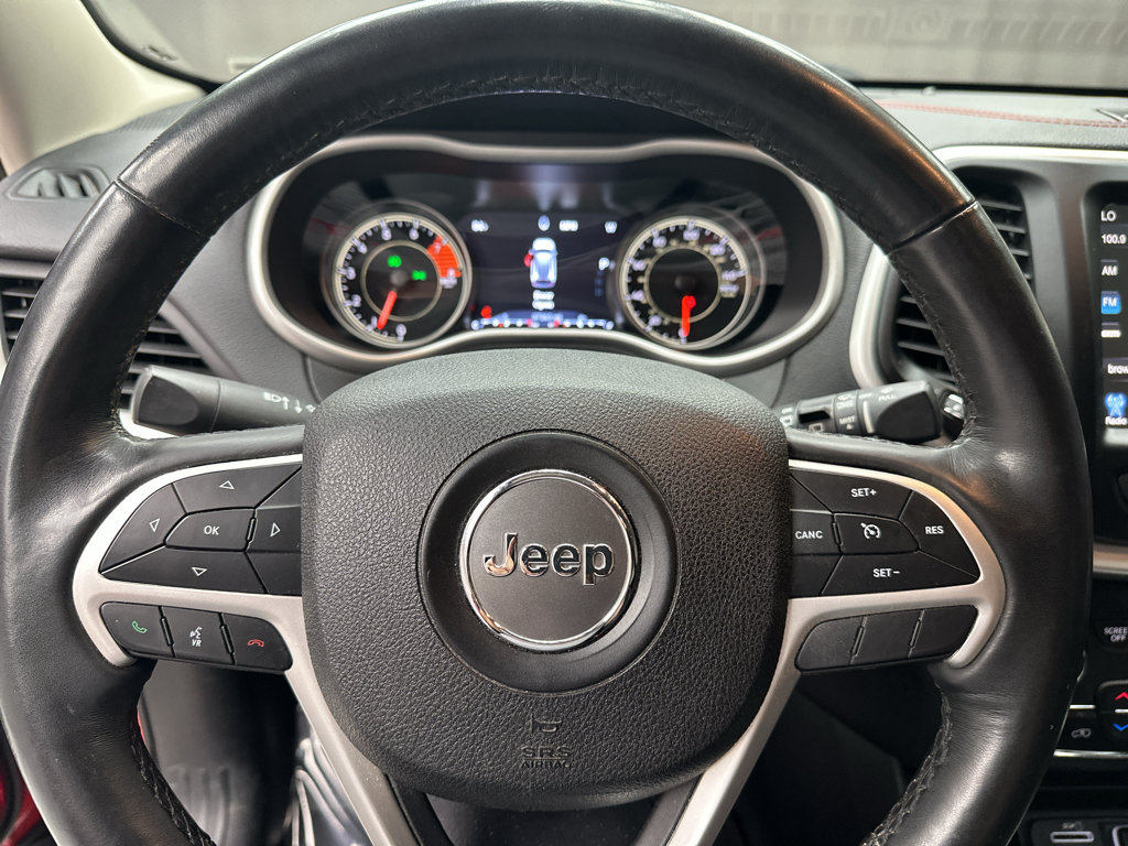 Used 2018 Jeep Cherokee Trailhawk w/ Cold Weather Group AWD/4WD image 12