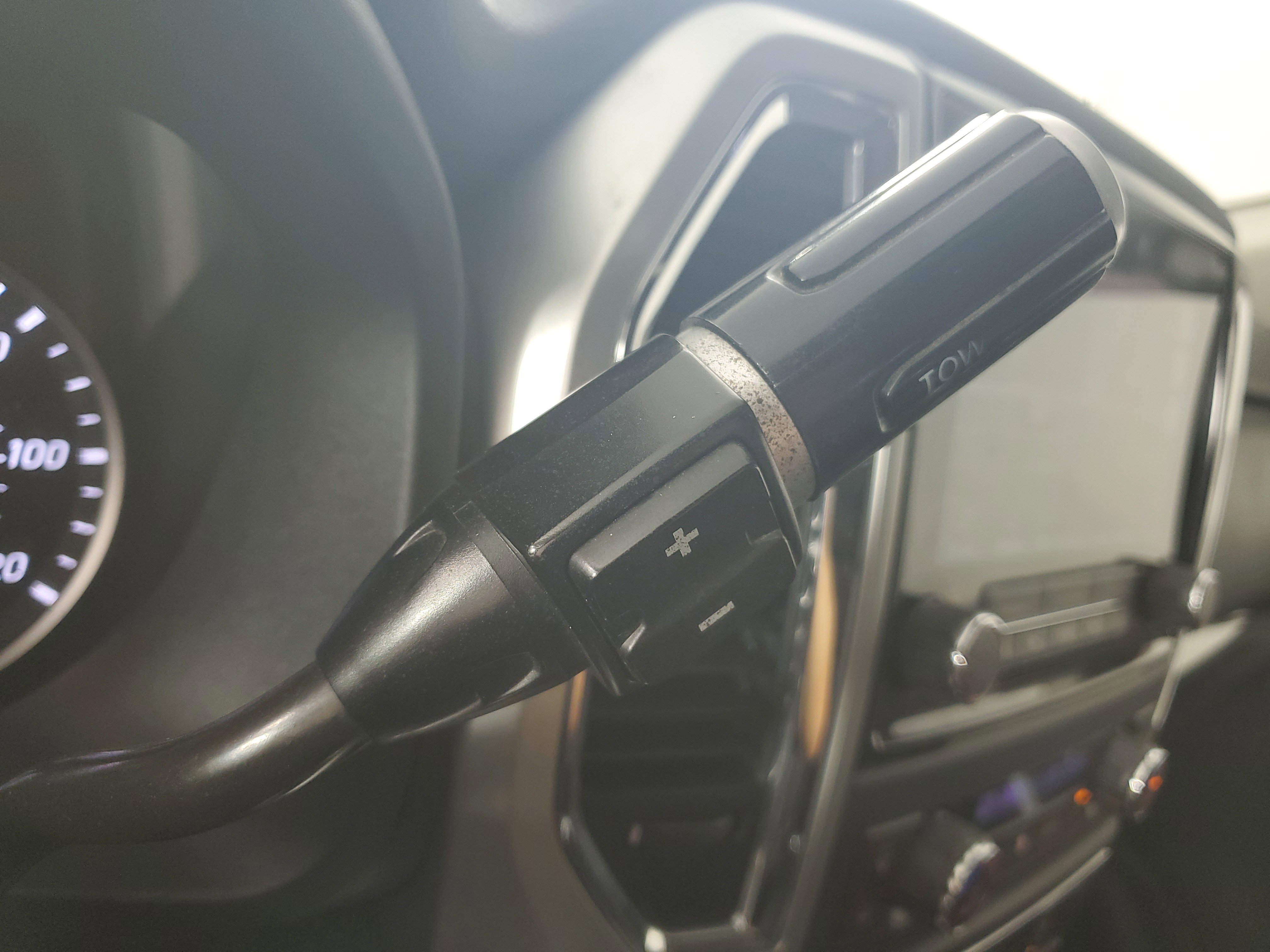 Used 2021 Nissan Titan SV w/ SV Convenience Package image 18