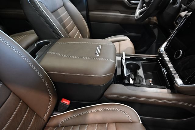 New 2026 GMC Yukon XL Denali Ultimate w/ LPO, Floor Liner Package AWD/4WD image 26