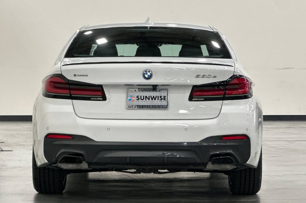 Used 2023 BMW 530e w/ M Sport Package RWD image 5