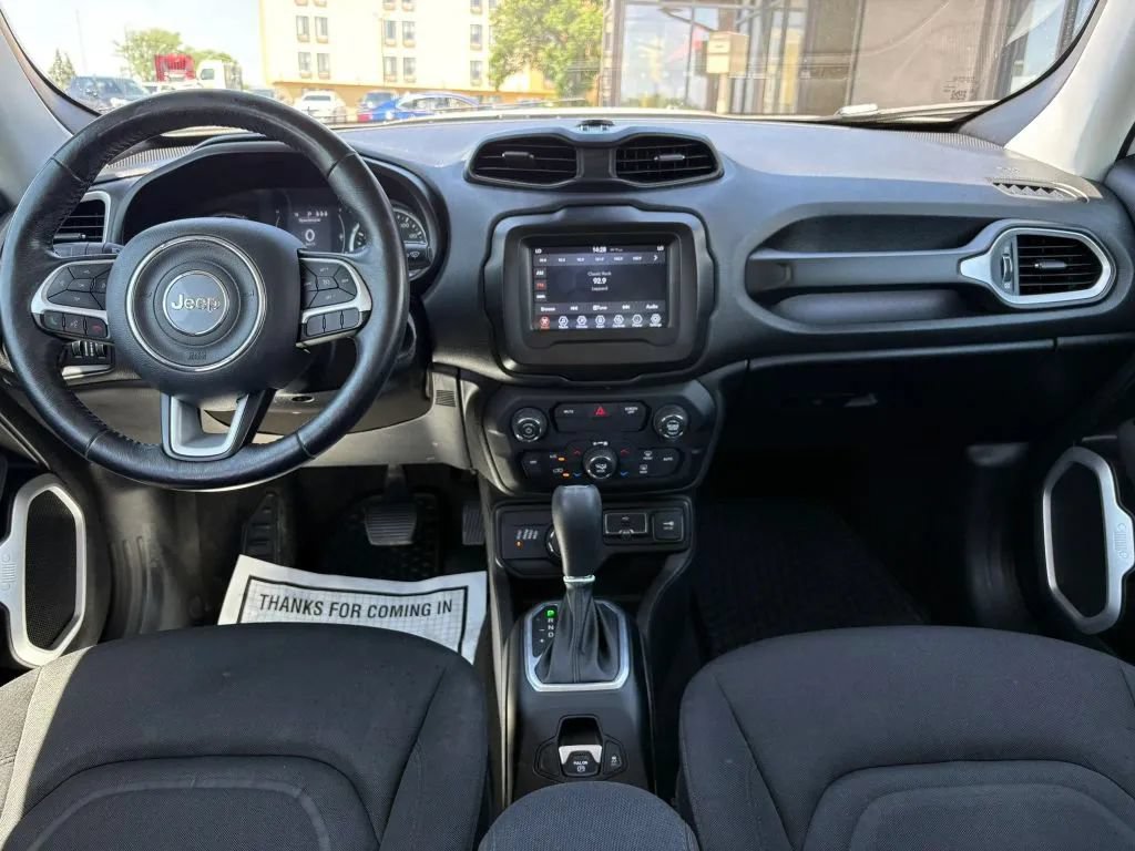 Used 2019 Jeep Renegade Latitude w/ Cold Weather Group AWD/4WD image 11