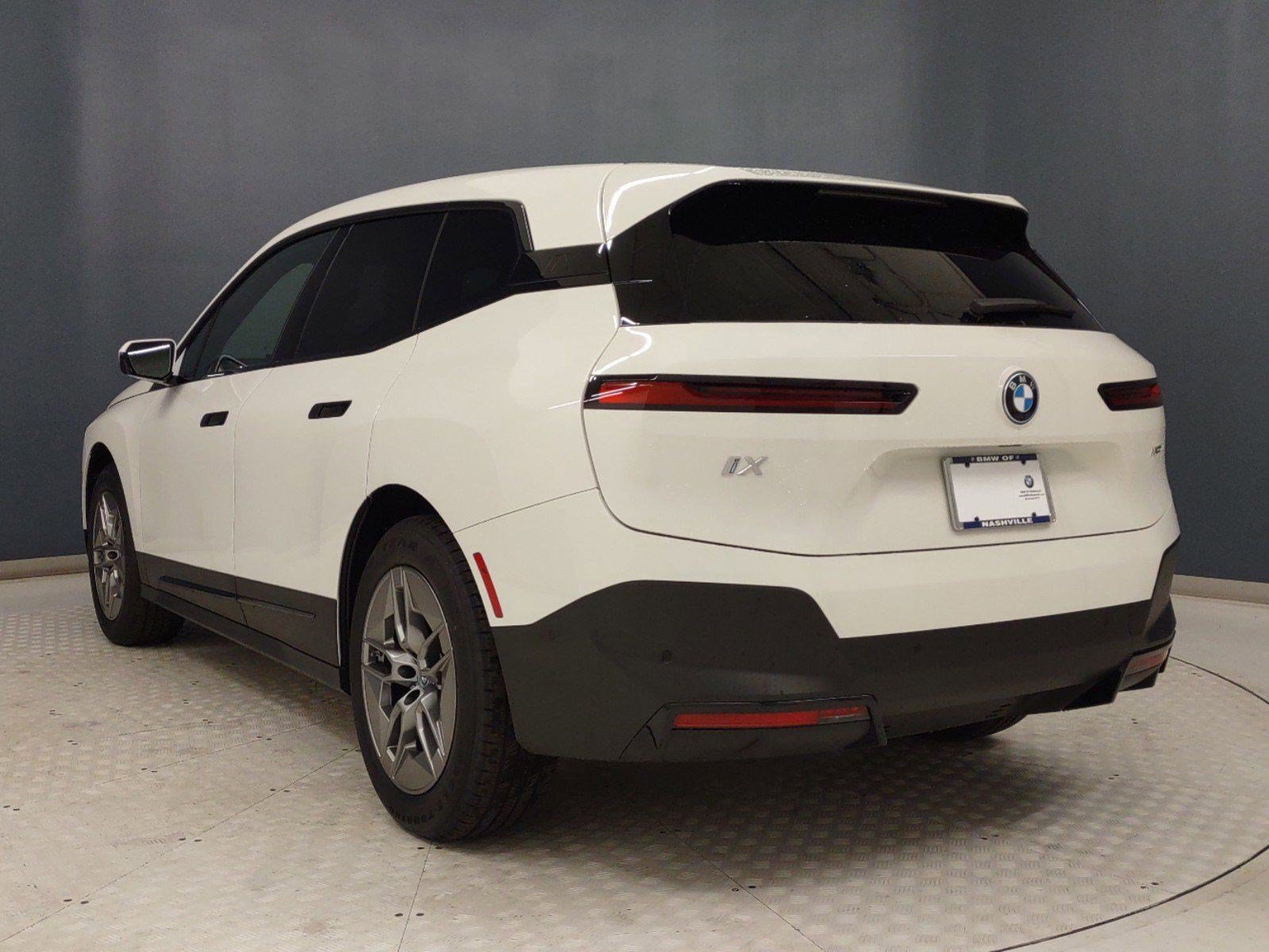 Certified 2023 BMW iX xDrive50 AWD/4WD image 3
