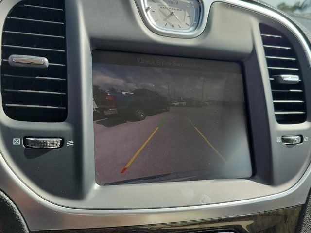 Used 2015 Chrysler 300 C RWD image 31