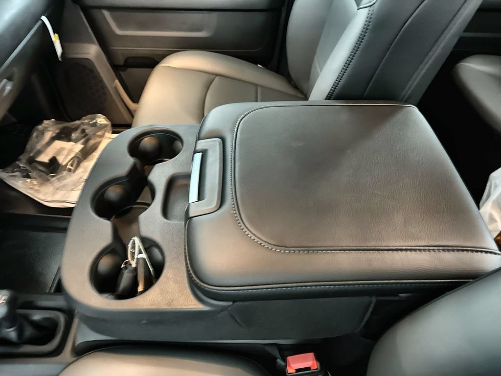 New 2024 RAM 3500 Tradesman w/ Chrome Appearance Group AWD/4WD image 18