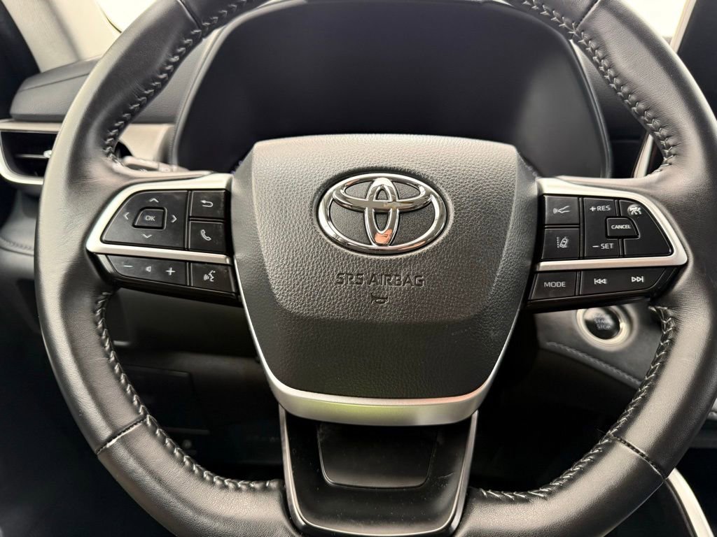 Used 2025 Toyota Highlander LE image 44
