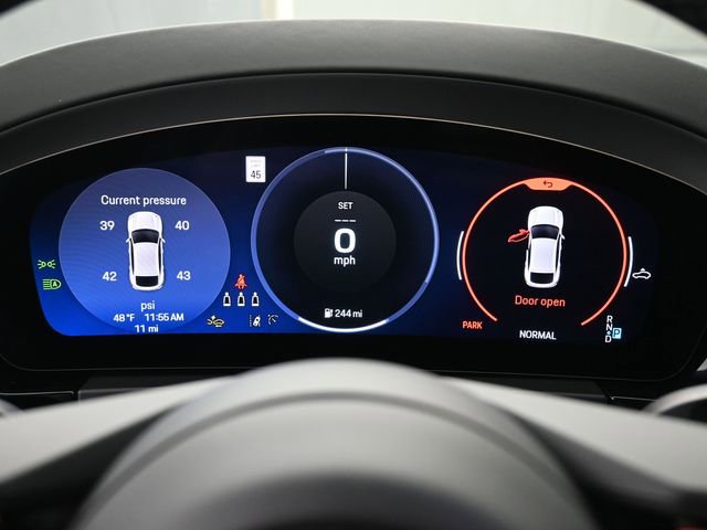 New 2024 Porsche Macan 4 Electric image 18