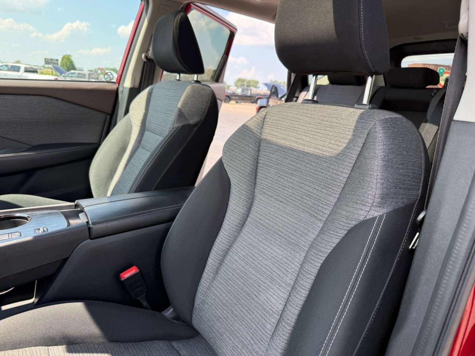 Used 2021 Nissan Rogue SV FWD image 27
