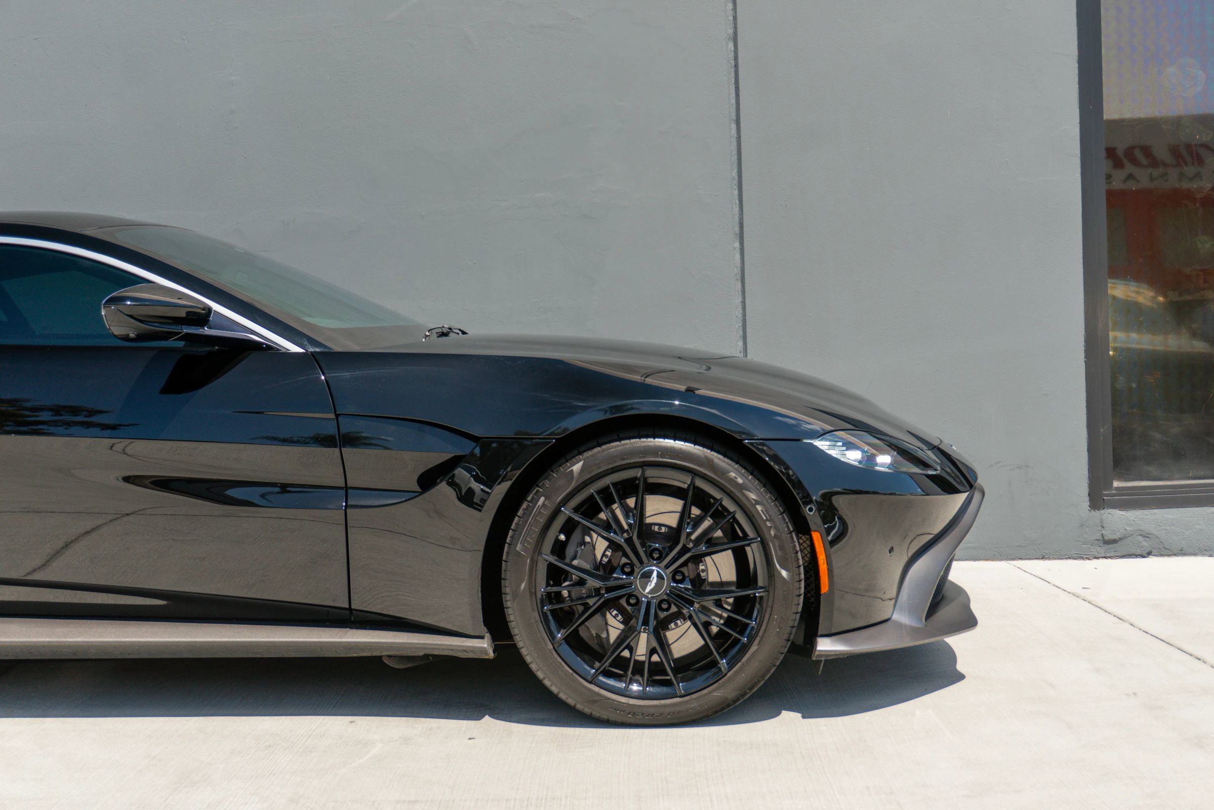 Used 2020 Aston Martin V8 Vantage Coupe image 31