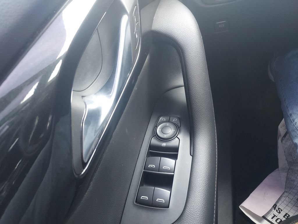 Used 2023 Chevrolet Blazer Premier FWD image 23