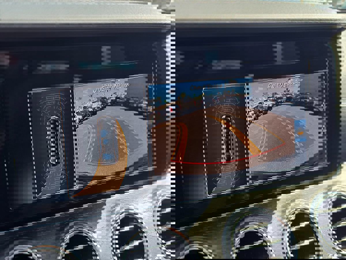 Used 2017 Mercedes-Benz E 300 image 31