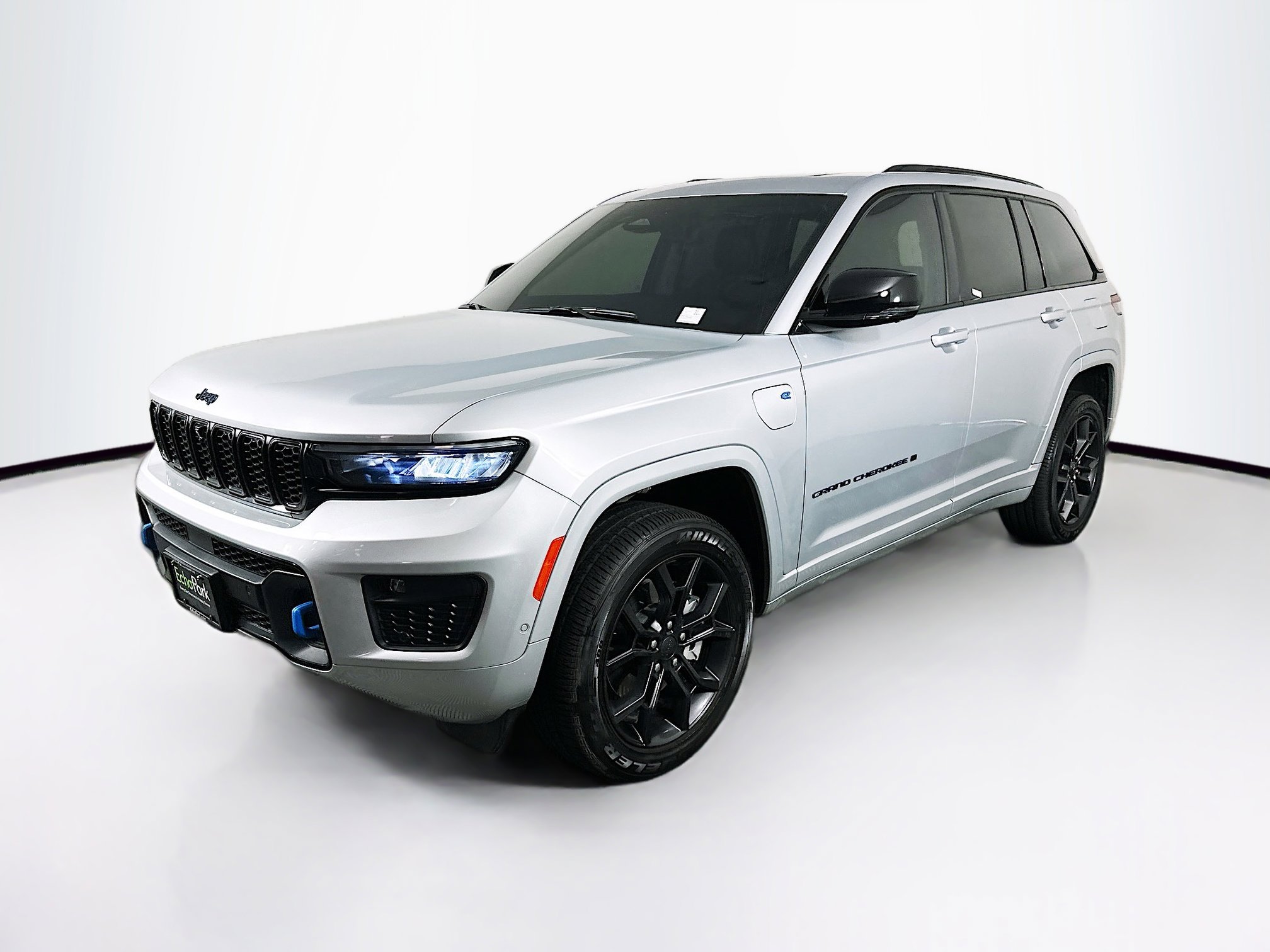 Used 2023 Jeep Grand Cherokee 30th Anniversary AWD/4WD image 3