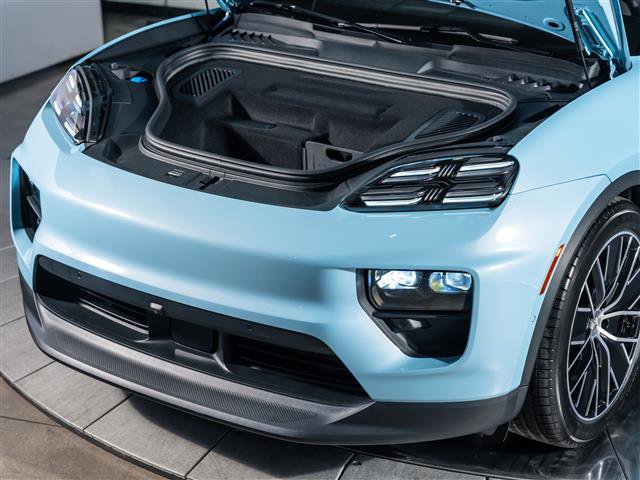 New 2025 Porsche Macan 4S Electric image 14