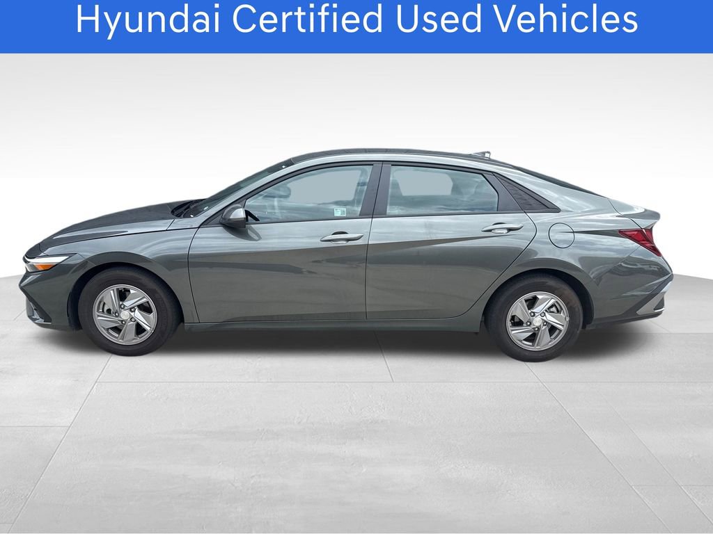 Used 2025 Hyundai Elantra SE image 8
