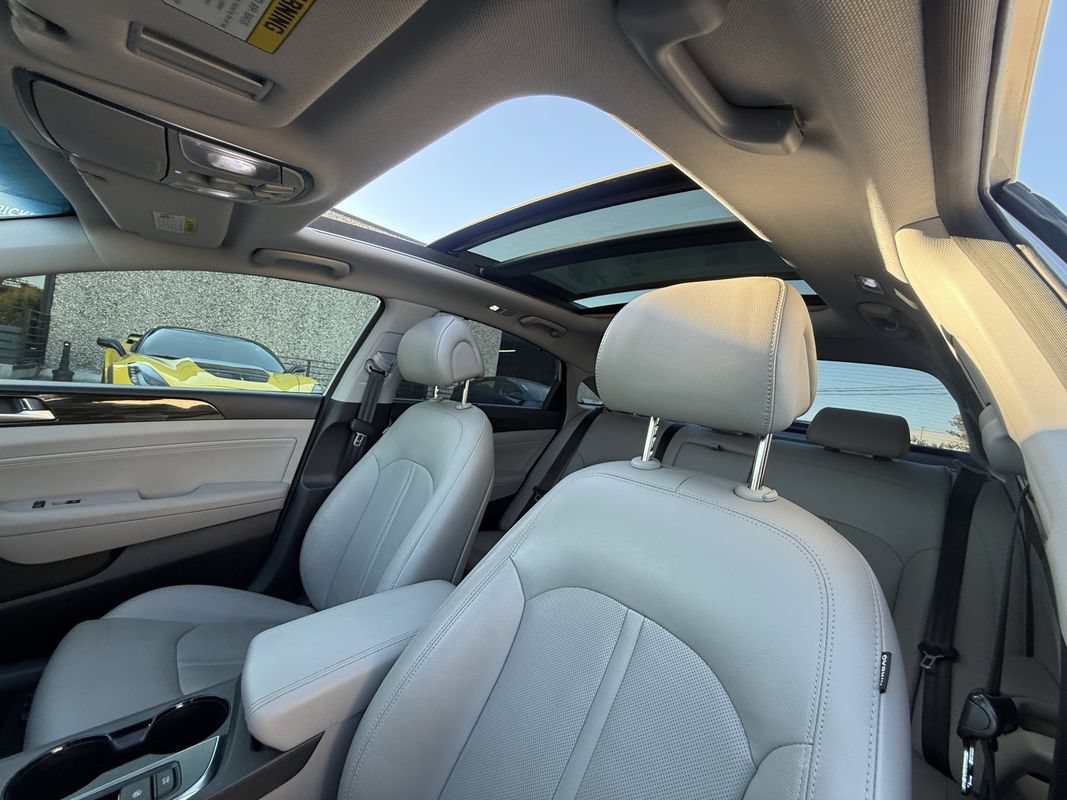 Used 2016 Hyundai Sonata Limited w/ Option Group 02 FWD image 19