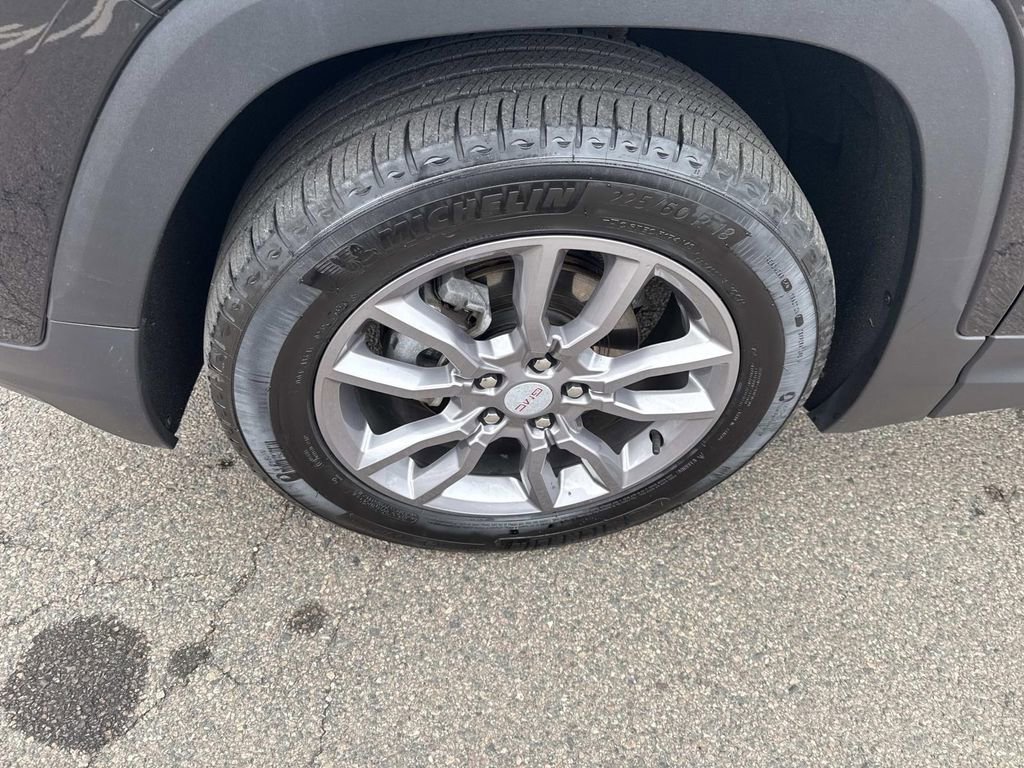 Used 2024 GMC Terrain SLT w/ Infotainment Package II image 13