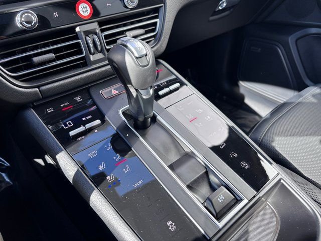 Certified 2026 Porsche Macan AWD/4WD image 21