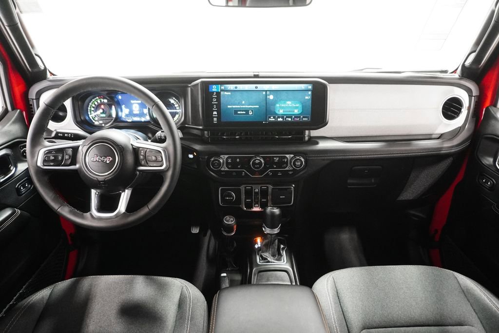 Used 2025 Jeep Wrangler Unlimited Sahara w/ Safety Group image 14