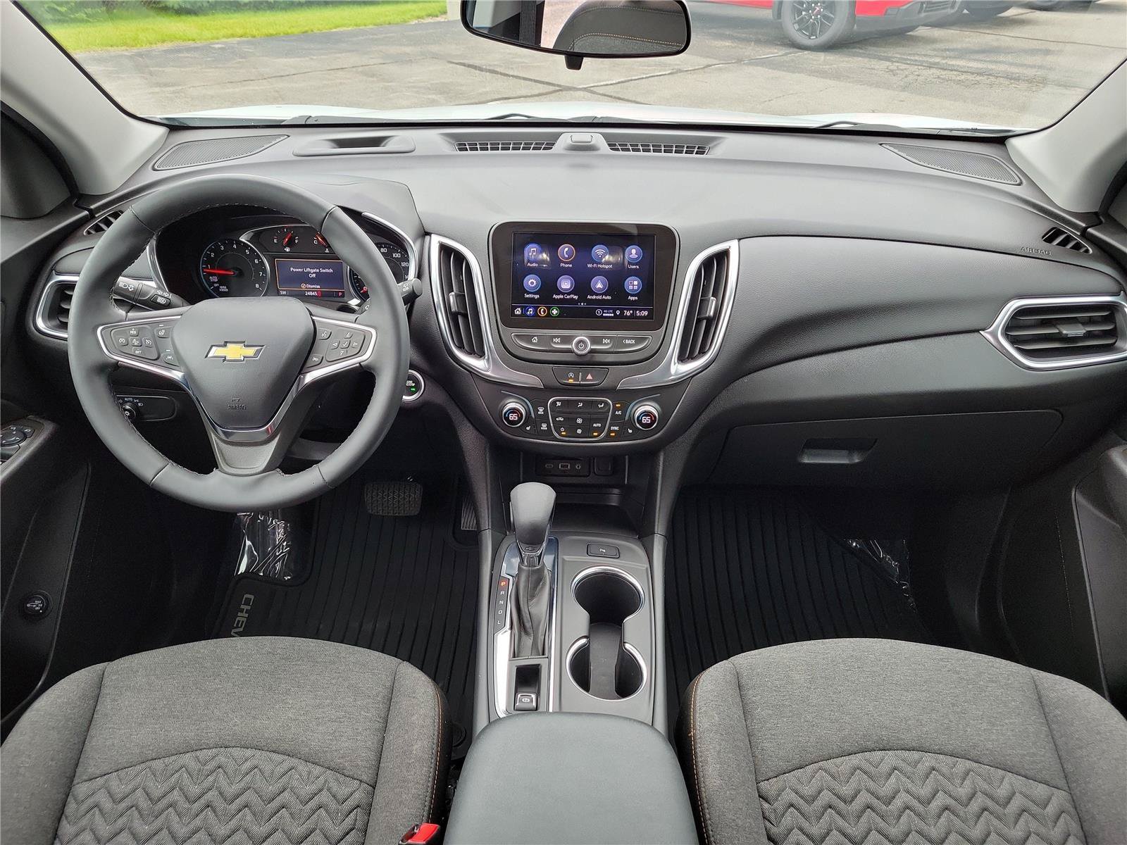 Used 2024 Chevrolet Equinox LT FWD image 12