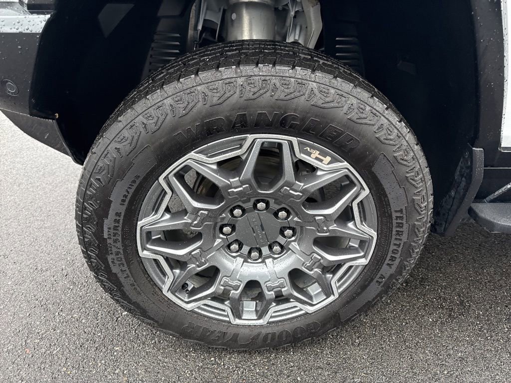 Used 2024 GMC Hummer EV 3X w/ LPO, Illumination Package image 37