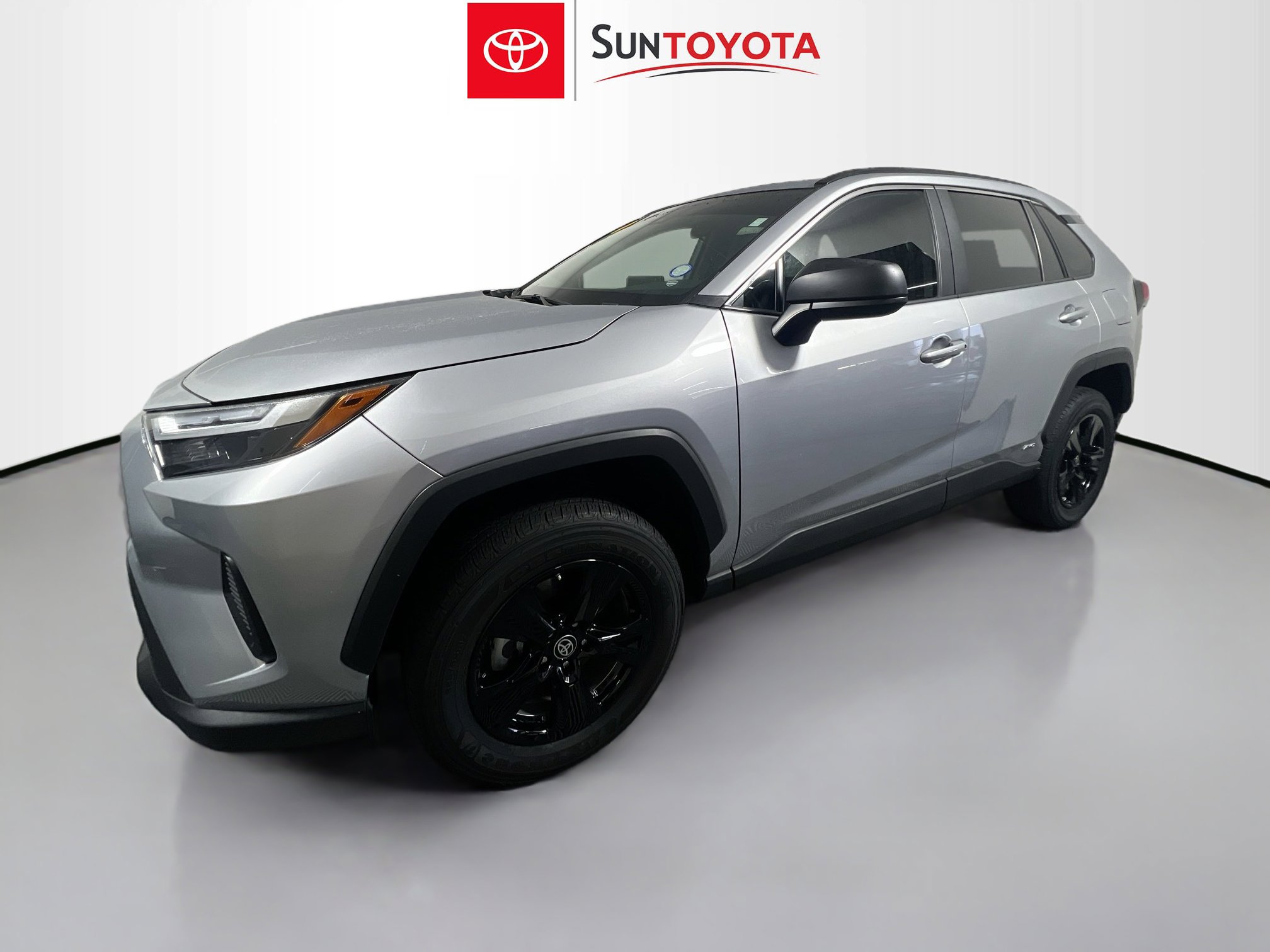 Used 2024 Toyota RAV4 LE image 9
