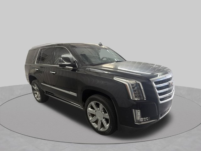 Used 2017 Cadillac Escalade Premium Luxury RWD image 4