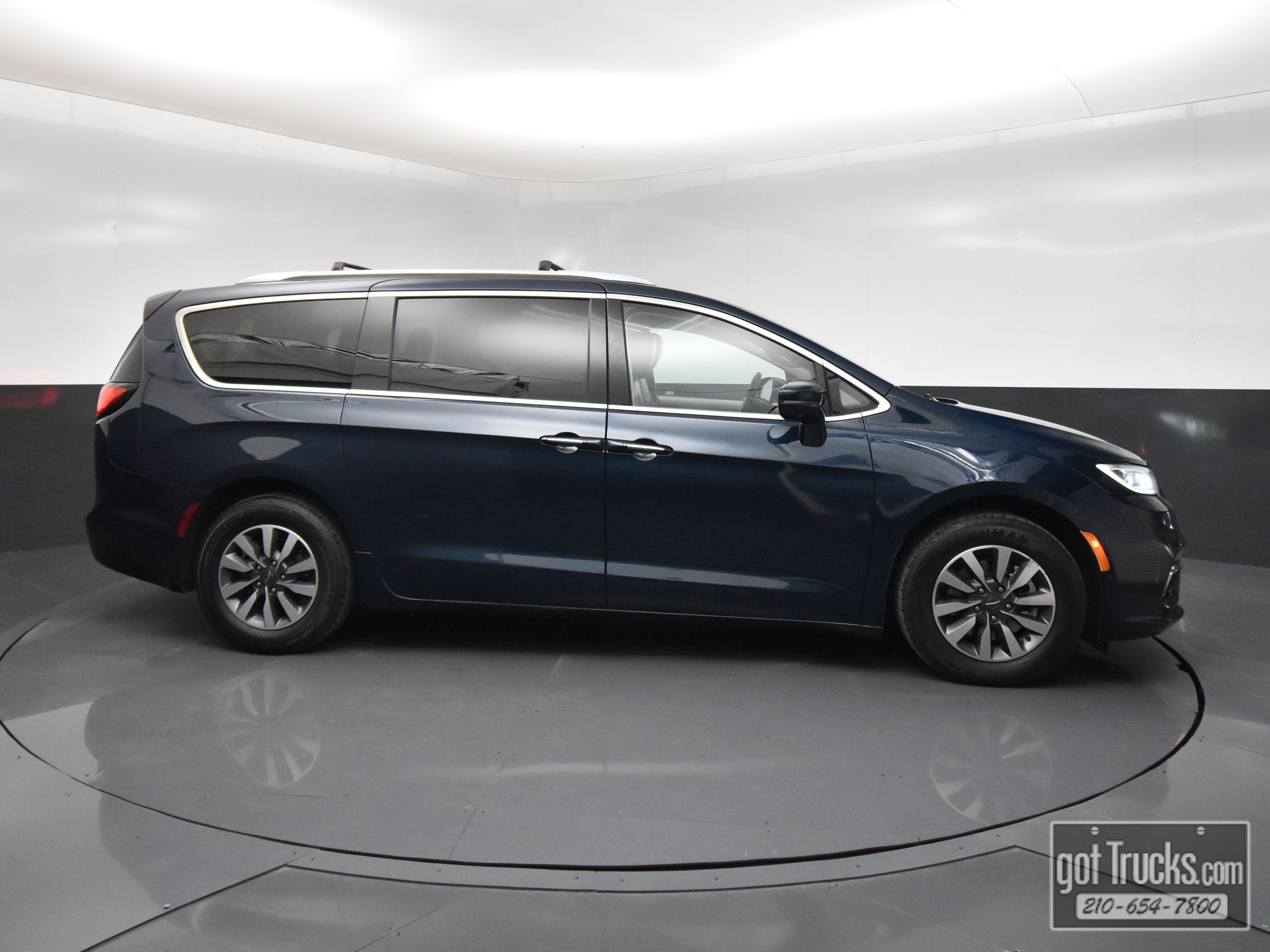 Used 2021 Chrysler Pacifica Touring-L image 46