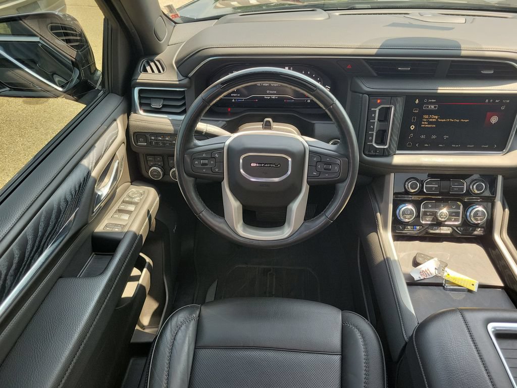 Used 2023 GMC Yukon XL Denali w/ Denali Reserve Package AWD/4WD image 10