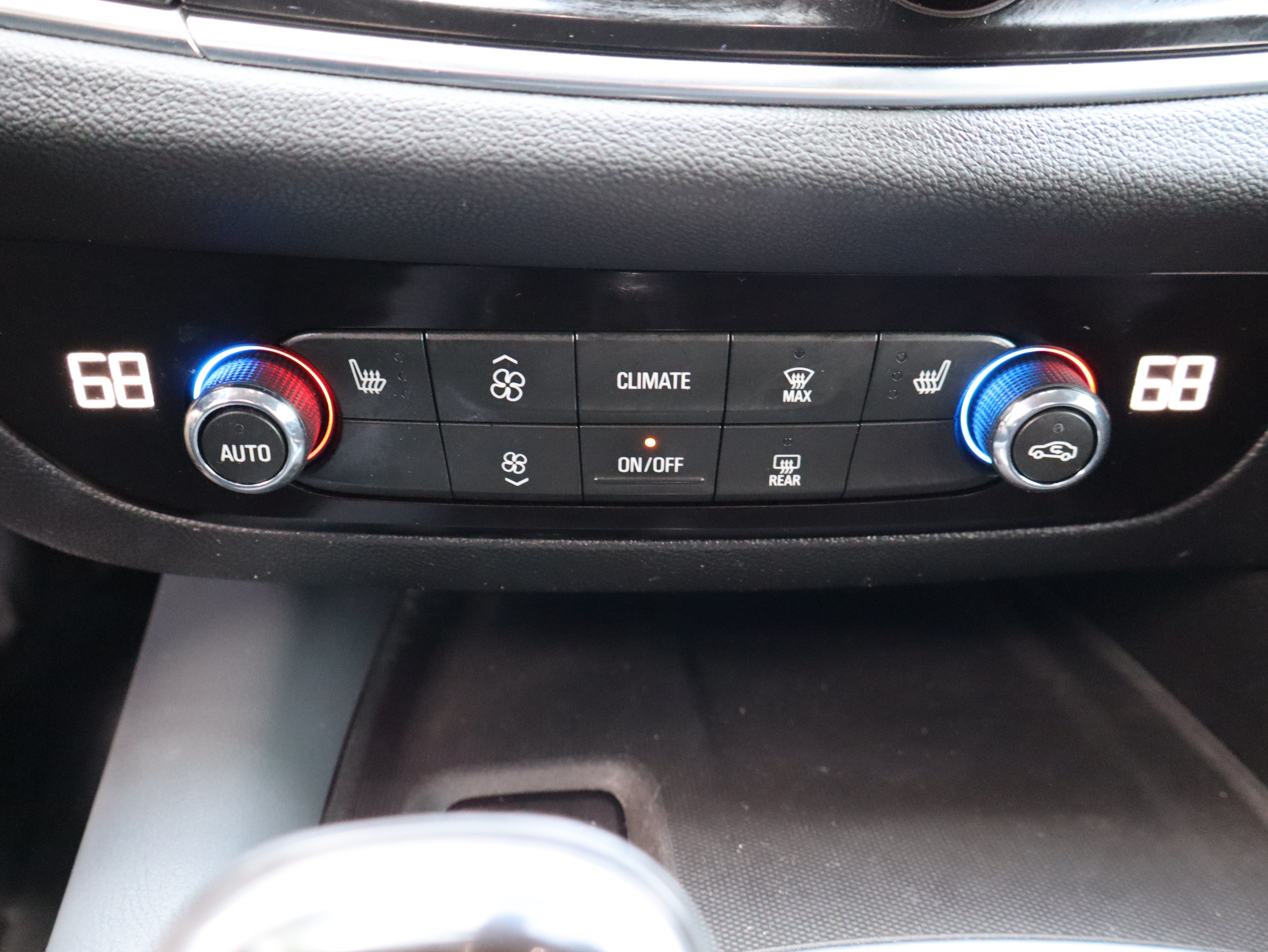 Used 2019 Buick Enclave Essence FWD image 43