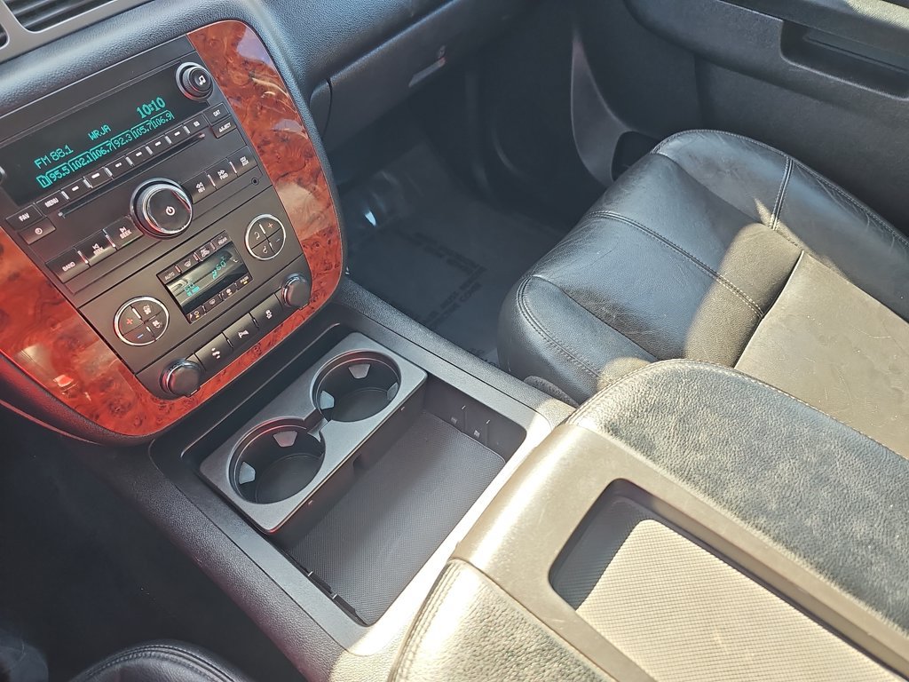 Used 2013 Chevrolet Suburban LT w/ Texas Edition RWD image 23