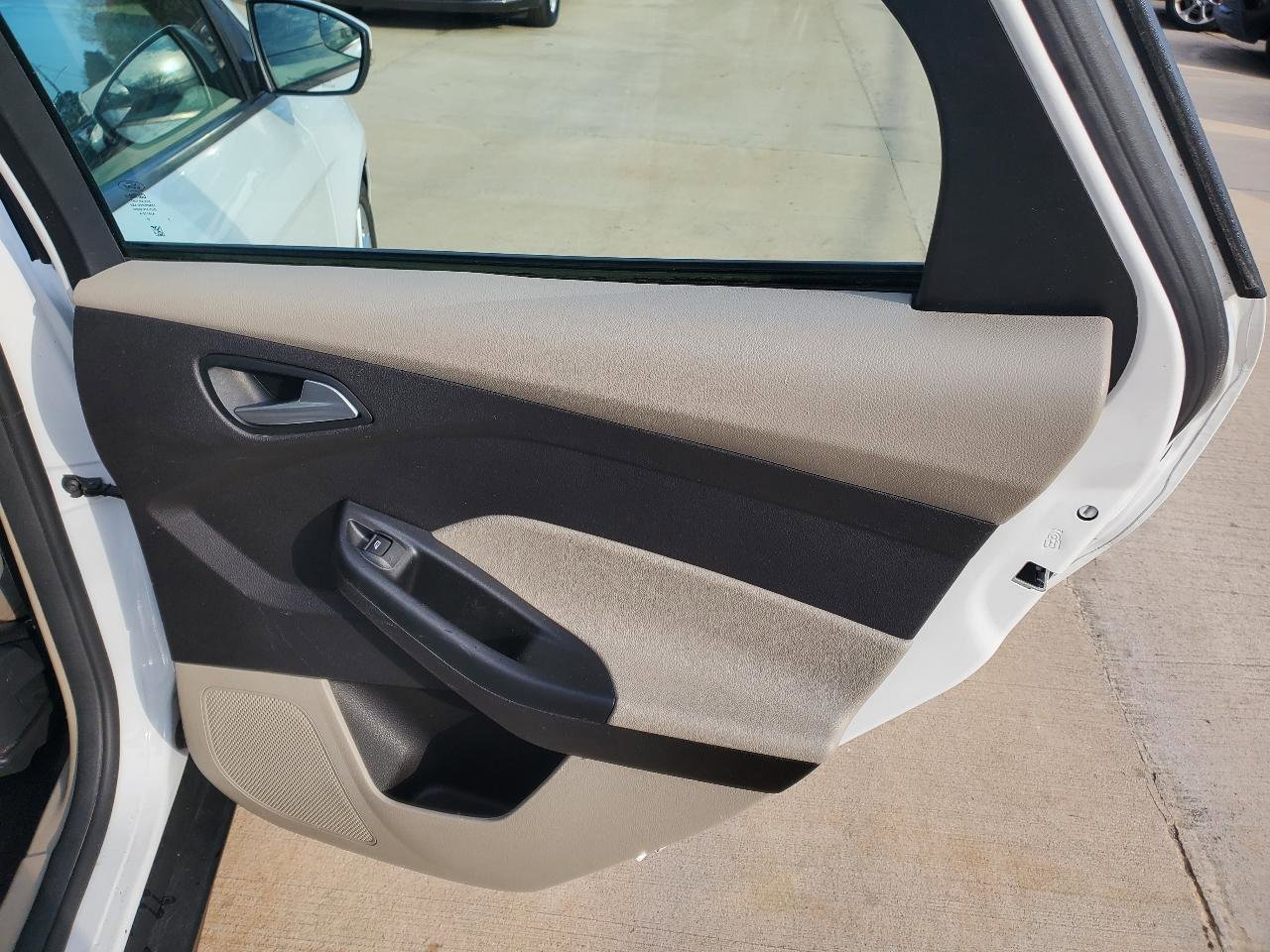 Used 2017 Ford Focus SE image 8