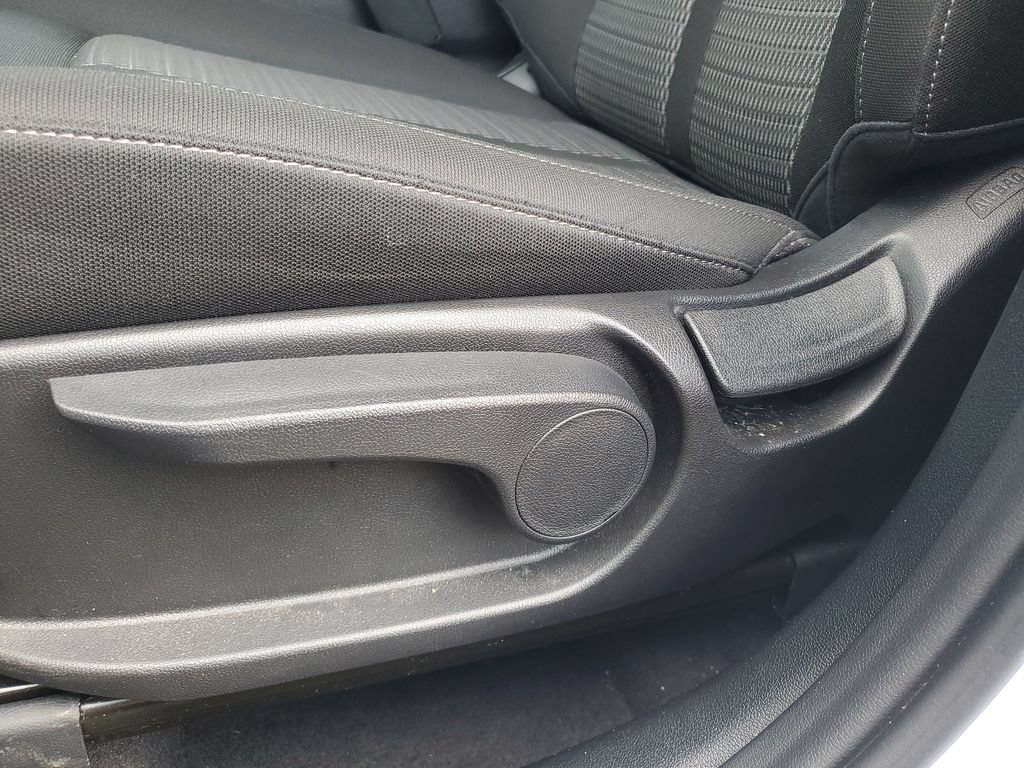Certified 2023 Kia Sorento LX FWD image 12