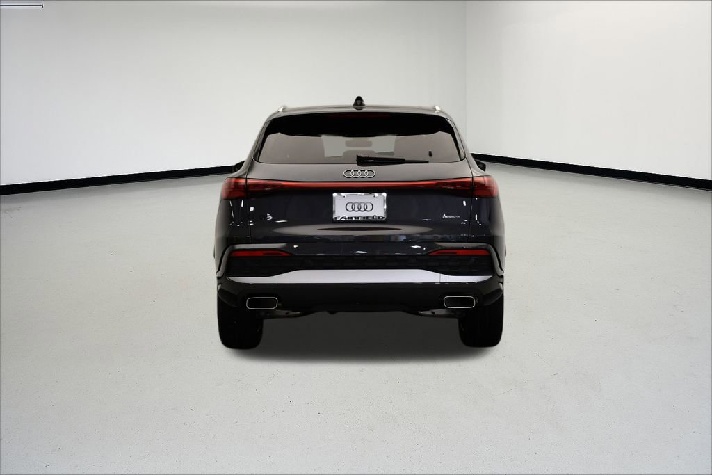 Used 2025 Audi Q5 Premium w/ Convenience Package image 4