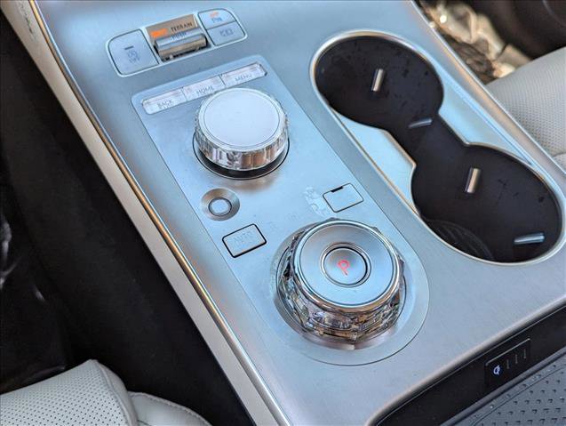 Used 2026 Genesis GV70 2.5T Select image 12