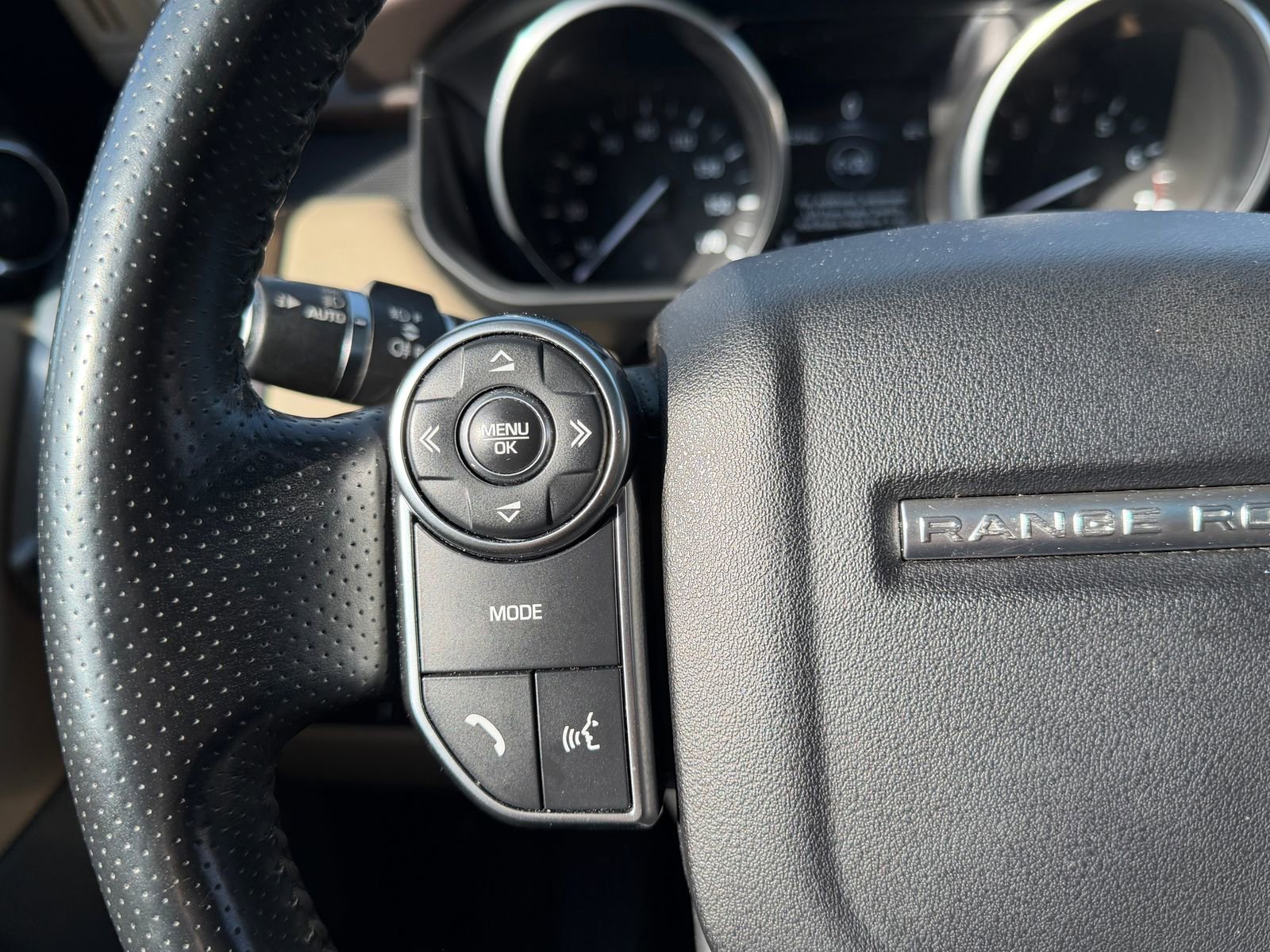 Used 2016 Land Rover Range Rover Sport HSE image 28