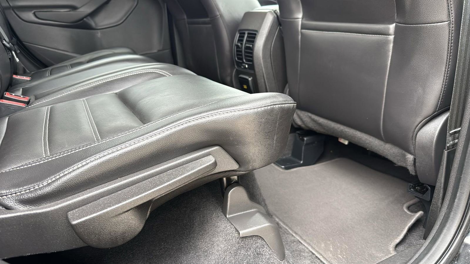 Used 2017 Ford Escape Titanium w/ Equipment Group 301A image 26