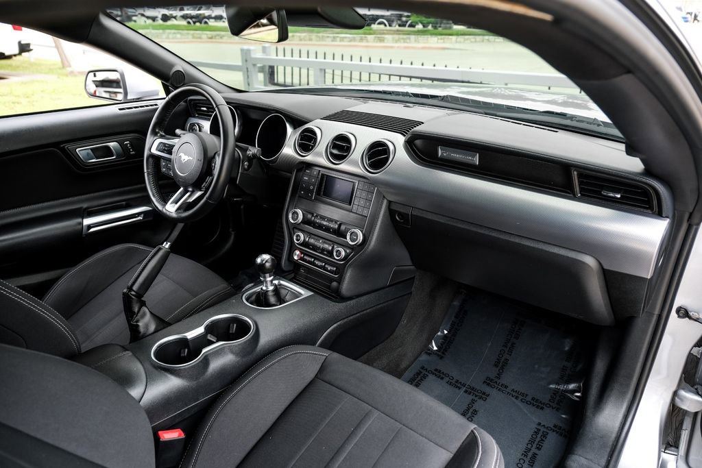 Used 2022 Ford Mustang GT RWD image 9