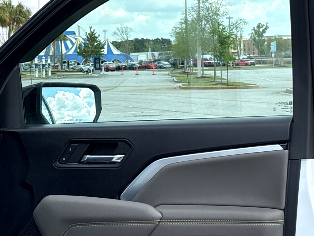 Used 2024 Chevrolet Colorado ZR2 image 16