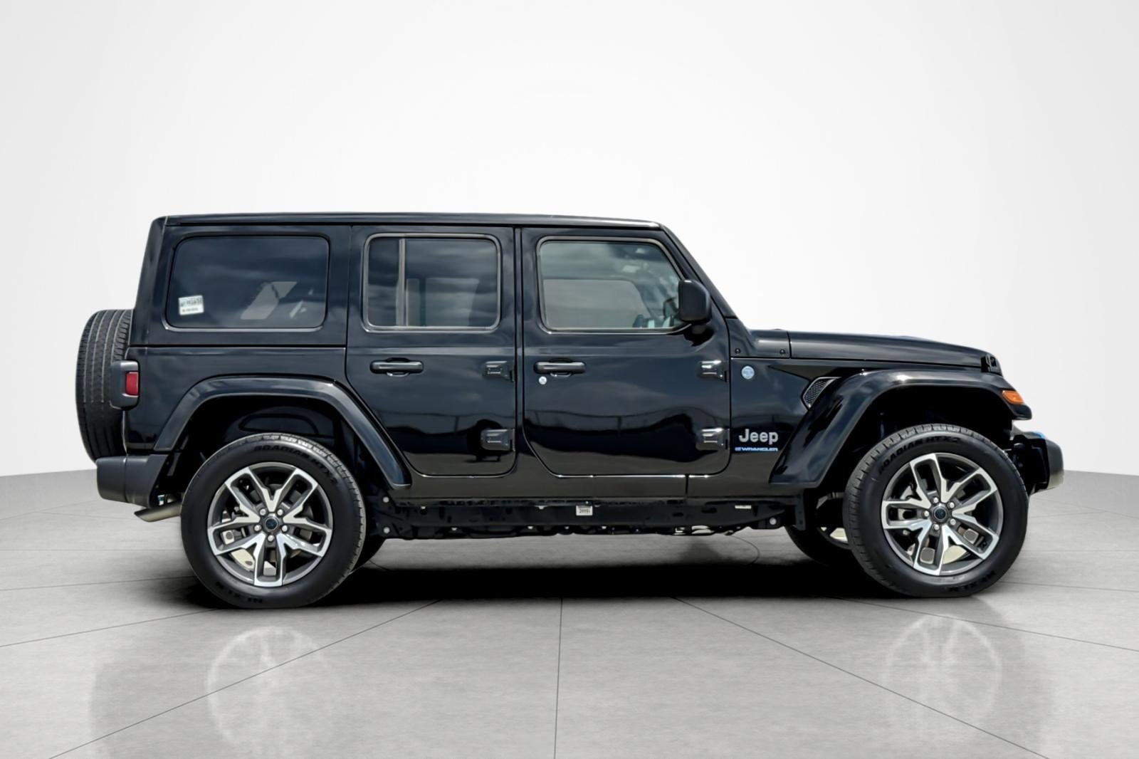 Used 2024 Jeep Wrangler Unlimited AWD/4WD image 6