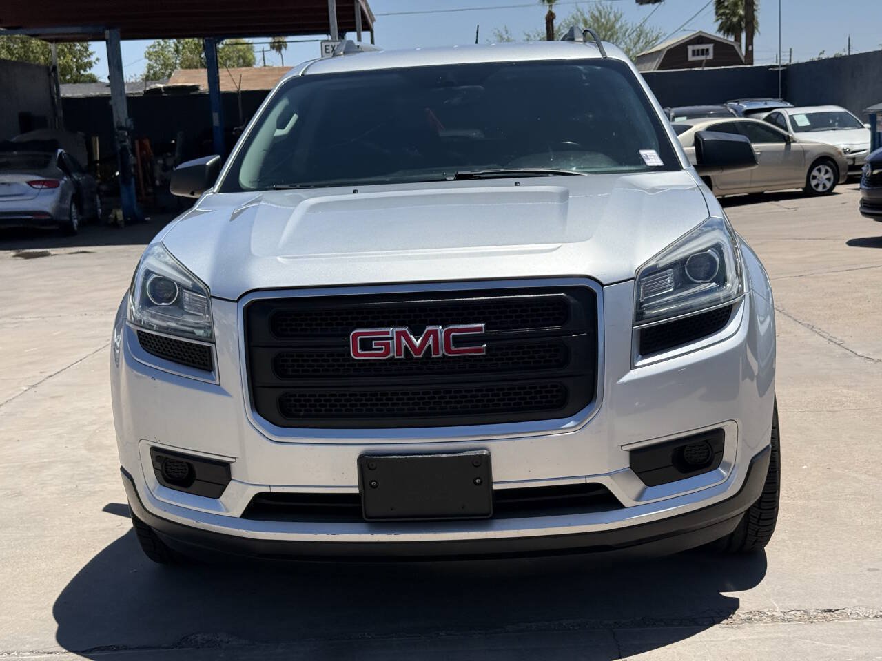 Used 2015 GMC Acadia SLE FWD image 3